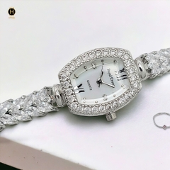 Đồng Hồ Nữ Royal Crown Quartz 9232 Thép Trắng