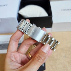 Đồng Hồ Nam Citizen Quartz Chronograp AN8190-51L Dây Sắt Mặt Xanh Dạ Quang
