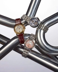 Đồng Hồ Nam Citizen Quartz Eco-Drive Calendrier Moon Phase Pink BU0080-52X