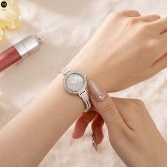 Đồng Hồ Nữ Citizen Quartz Eco-Drive EM0860-51D