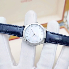 Đồng Hồ Nữ Citizen Quartz Eco-Drive EM1011-07D Dây Da Xanh Mặt Trắng