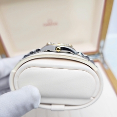 Đồng Hồ Nữ Citizen Quartz EU6064-54D Dây Thép Vỏ Trắng Mặt Khảm Trai 