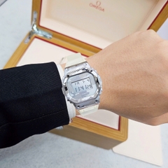 Đồng Hồ Nam Casio Quartz Gshock GM-5600SCM-1DR Dây Nhựa Mặt Trắng