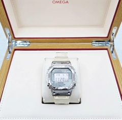 Đồng Hồ Nam Casio Quartz Gshock GM-5600SCM-1DR Dây Nhựa Mặt Trắng