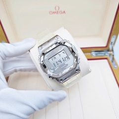 Đồng Hồ Nam Casio Quartz Gshock GM-5600SCM-1DR Dây Nhựa Mặt Trắng