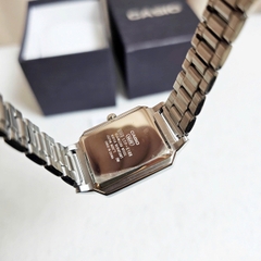 Đồng Hồ Nữ Casio Quartz LTP-E168D-1BDF Thép Trắng Mặt Đen