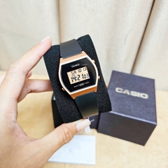 Đồng Hồ Nữ Casio LW-204-1ADF Dây Cao Su Đen Mặt Đen Viền Hồng