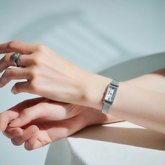 Đồng Hồ Nữ Citizen Quartz Eco-Drive L limited EG7040-74D
