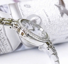 Đồng Hồ Nữ Citizen Quartz Eco-Drive Silhouette Crystal EW2341-63A