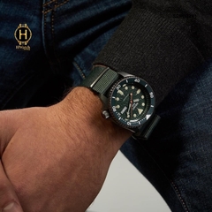 Đồng Hồ Nam Seiko 5 Automatic SRPD77K1 Sport Dây Dù Mặt Xanh.