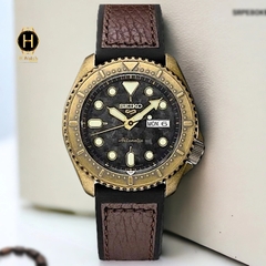 Đồng Hồ Nam Seiko 5 Automatic SRPE80K1 Sport Dây Silicon Nâu Mặt Đen