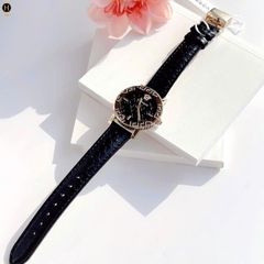 Đồng Hồ Nữ Versace Quartz Greca Glass Leather VEU300221