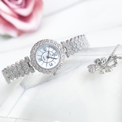 Đồng Hồ Nữ Royal Crown Quartz 2607L Dây Sắt Đính Đá 