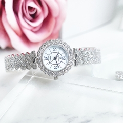 Đồng Hồ Nữ Royal Crown Quartz 2607L Dây Sắt Đính Đá 