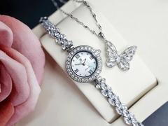 Đồng Hồ Nữ Royal Quartz 2033 Dây Thép Trắng Mặt Trắng Viền Đá