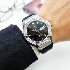 Đồng Hồ Nam Olym Pianus Automatic OP990-45ADGS-GL-D Dây Casu Đen Mặt Đen Sapphire