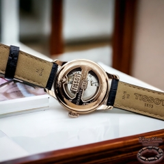 Đồng Hồ Nam Tissot Automatic T006.407.36.053.00 (T0064073605300) LE LOCLE Dây Da Đen Vỏ Vàng Hồng Mặt Đen Sapphire
