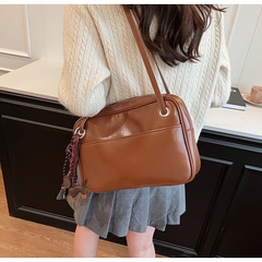 Túi Đeo Vai Nữ Kèm Móc Đeo Túi - Giỏ Xách Kẹp Nách Mona - tt240920