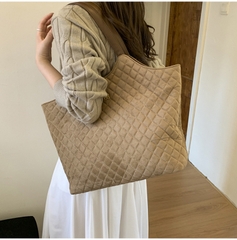 Túi Nữ Size Vừa Phù Hợp Nhiều Phong Cách - tt251083