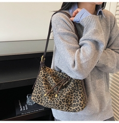 Túi Size To Tiện Lợi Cho Ngày Dài Năng Động - tt251118