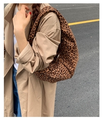 Túi Da Lộn Size To Đeo Vai Thoải Mái Dễ Sử Dụng - tt251047