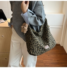 Túi Vai Da Báo Size To Mix Đồ Cực Đỉnh - tt251140