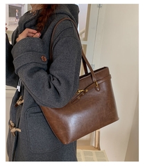 Túi Size To Tiện Lợi Cho Ngày Dài Năng Động - tt251130