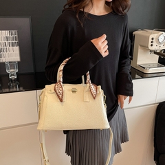 Túi Xách Size Vừa Gọn Gàng Sang Xịn - tt260426