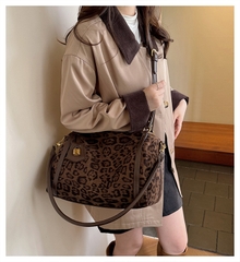 Túi Vai Da Báo Size To Gu Cá Tính - tt251141