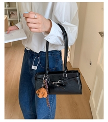 Túi Đeo Vai Kẹp Nách Kèm Charm Siêu Xinh - tt250853