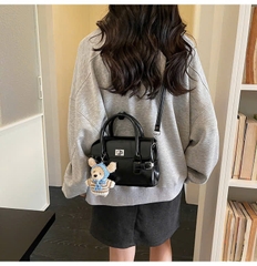 Túi Xách Size Vừa Form Đẹp Hằng Ngày - tt250343