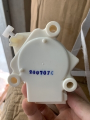 Xả LG trắng 3 chân hàng xịn