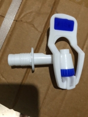 Vòi cây nước màu xanh