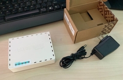 Router mikrotik, CPU Dual Core 880MHz MHz CPU, 256MB RAM, 5 Gigabit Wan/LAN ports, USB, RouterOS L4, plastic case, PSUConcurrent users: ~ 70-90 users