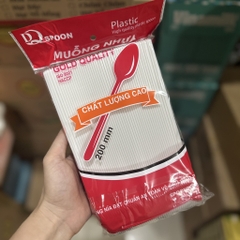 Muỗng nhựa dài 20cm màu trắng - TÚI 100 CÁI