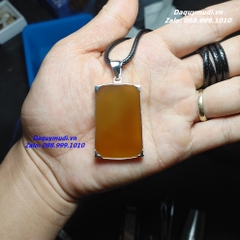 MẶT DÂY CHUYỀN VÔ SỰ BÀI ĐÁ MÃ NÃO VÀNG CAM TỰ NHIÊN - BỌC BẠC