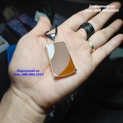 MẶT DÂY CHUYỀN VÔ SỰ BÀI ĐÁ MÃ NÃO VÀNG CAM TỰ NHIÊN - BỌC BẠC