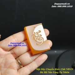 MẶT DÂY CHUYỀN KHẮC CHỮ NHẪN ĐÁ MÃ NÃO VÀNG TỰ NHIÊN