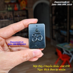MẶT VÔ SỰ BÀI KHẮC CHỮ OM NGỌC BÍCH ĐEN TỰ NHIÊN