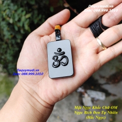 MẶT VÔ SỰ BÀI KHẮC CHỮ OM NGỌC BÍCH ĐEN TỰ NHIÊN