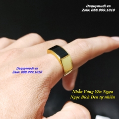 NHẪN YÊN NGỰA NGỌC BÍCH ĐEN BỌC VÀNG CHO NAM