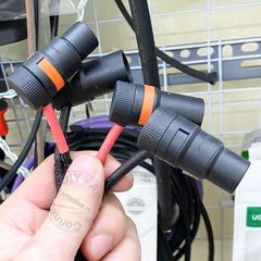 Dây canon 2 đầu vuông góc xoay các hướng - Balanced XLR audio cable with right-angle bend and swivel capability.