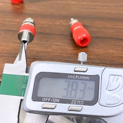 Ổ cắm bắp chuố đen đỏ 4mm 1 chiếc - Industrial banana plug