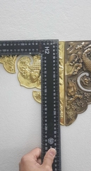 Lá Đồng Ốp Cửa Khung Nhôm Khung Gỗ