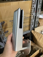 Trụ Ngàm Inox  Chân Cạnh