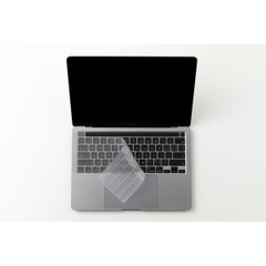 Phủ Phím Innostyle Siêu Mỏng (USA) Keyguard TPU Crystal dành cho Macbook Pro 13″ M1/M2 được chế tạo từ TPU siêu mỏng, cao cấp