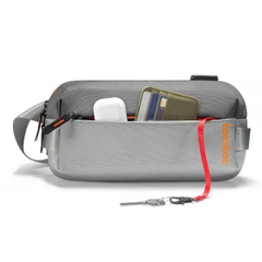 Túi đeo chéo Tomtoc (USA) Lightweight Sling Bag lưu trữ đa năng dẫn đầu thời trang mà còn mang đến một cách thuận tiện