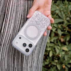 Ốp Lưng UNIQ COEHL SOLEA Cho iPhone 17 Pro/ 17 Pro Max Hỗ Trợ Sạc Không Dây Từ Tính Phản Chiếu Ánh Sáng Ấm Áp Lấp Lánh