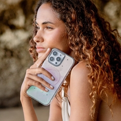 Ốp Lưng UNIQ COEHL CELEST Cho iPhone 16 Pro/ 16 Pro Max Kèm Phụ Kiện Gắn Dây Đeo Và Miếng Lau Màn Hình Có Sạc Không Dây