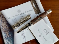 Bút Máy Graf Von Faber-Castell Pen of The Year 2010 Caucasian Walnut Wood Limited Edition